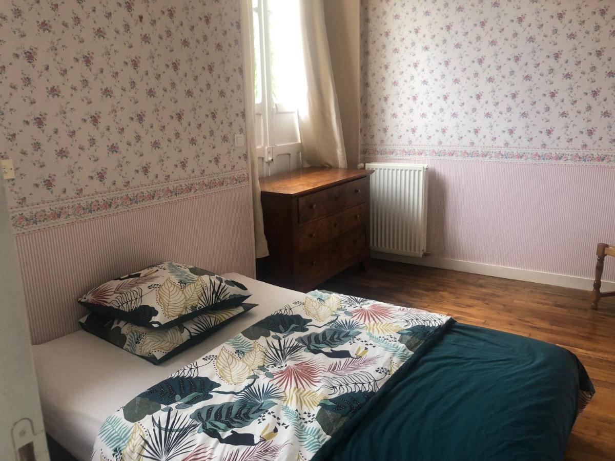 -belle Maison Dans Ancienne Ecole-tarif Reduit Hors We ! Ferienhaus Chanzeaux